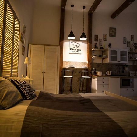Izabella Vintage Style Apartment บูดาเปสต์ ภายนอก รูปภาพ