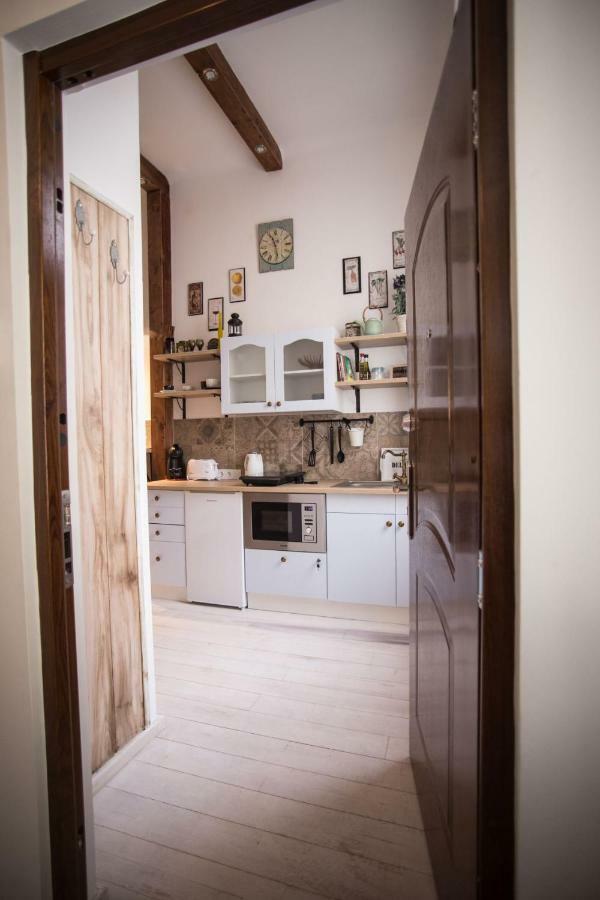 Izabella Vintage Style Apartment บูดาเปสต์ ภายนอก รูปภาพ