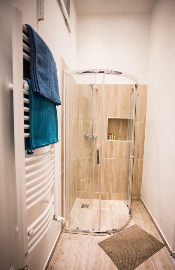 Izabella Vintage Style Apartment บูดาเปสต์ ภายนอก รูปภาพ