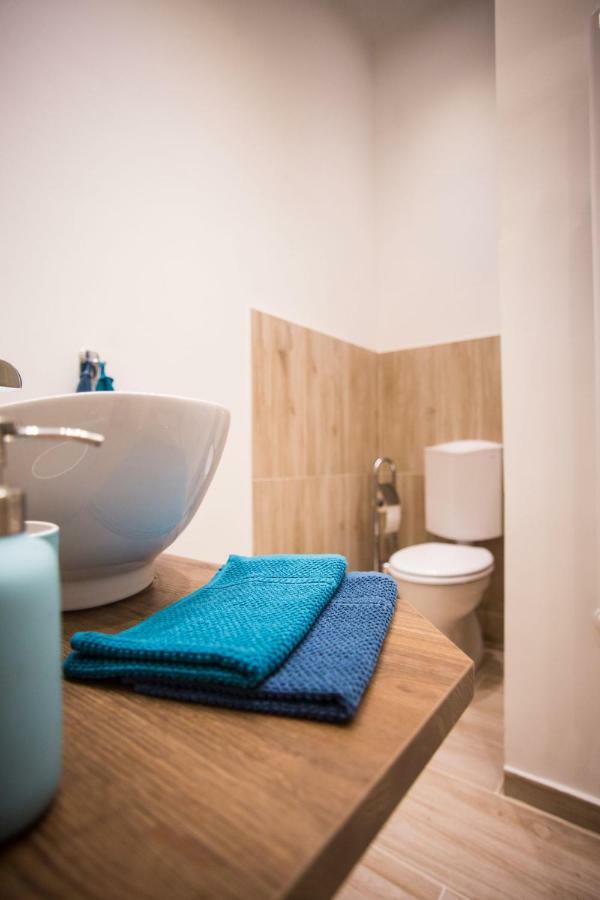 Izabella Vintage Style Apartment บูดาเปสต์ ภายนอก รูปภาพ